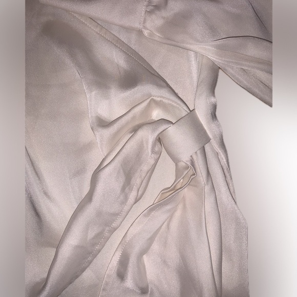 Express Silky Cream Wrap V Neck Peasant Sleeve Blouse Shirt Formal Office XS - Picture 10 of 13